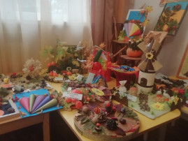 Выставка поделок "Осенняя корзинка" Выставка поделок "Осенняя корзинка".